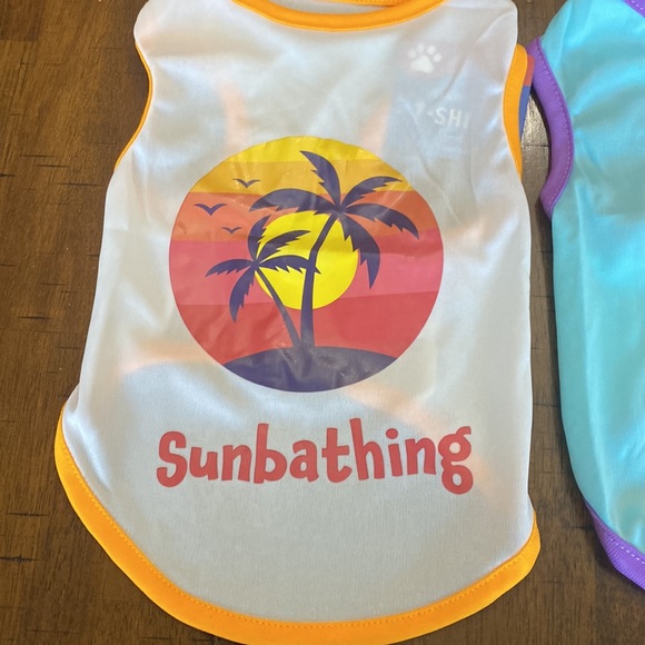 Bundle of 2 Dog’s Shirts - Picture 2 of 9